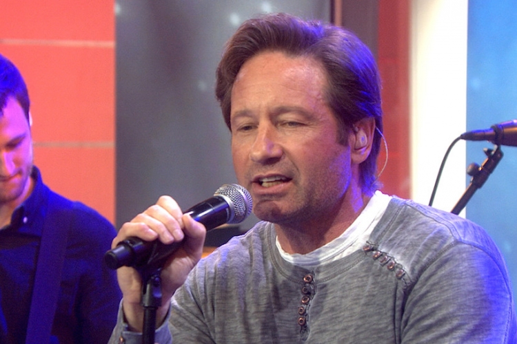 A filmsztár David Duchovny rockerként jön Magyarországra